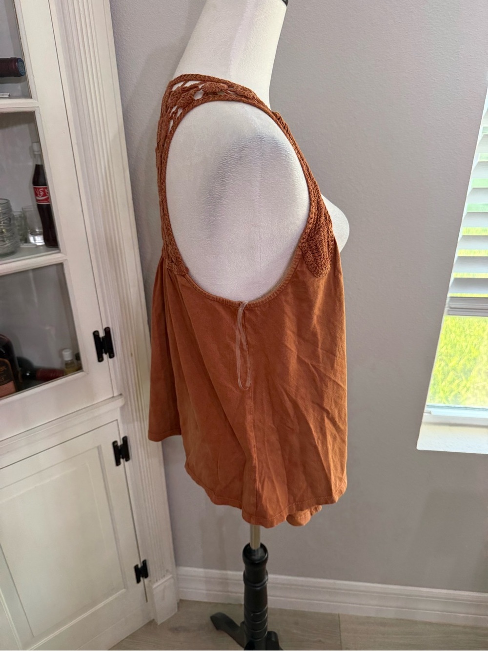 EARTHBOUND Crochet Openwork Vest - Rust - Picture 4 of 6